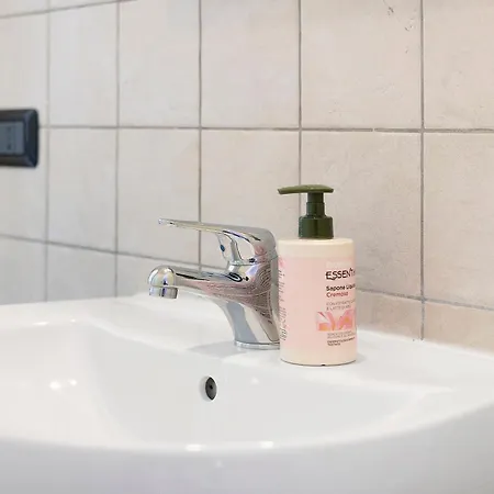 Magnifico Roero Relax Tre Канале