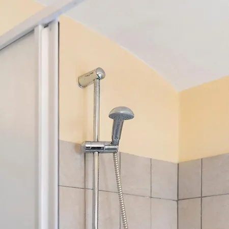 Magnifico Roero Relax Tre Канале